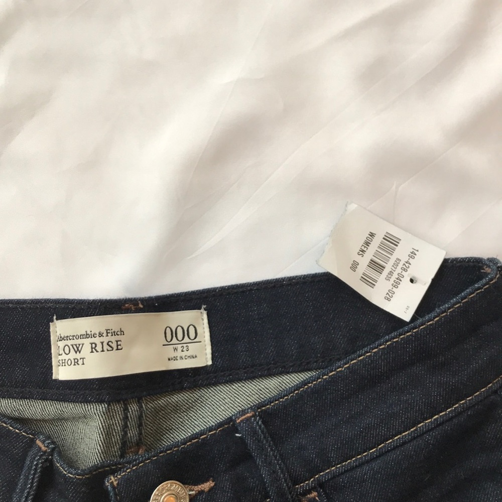 NWT Ambercrombie 000 low rise denim shorts - Picture 5 of 7